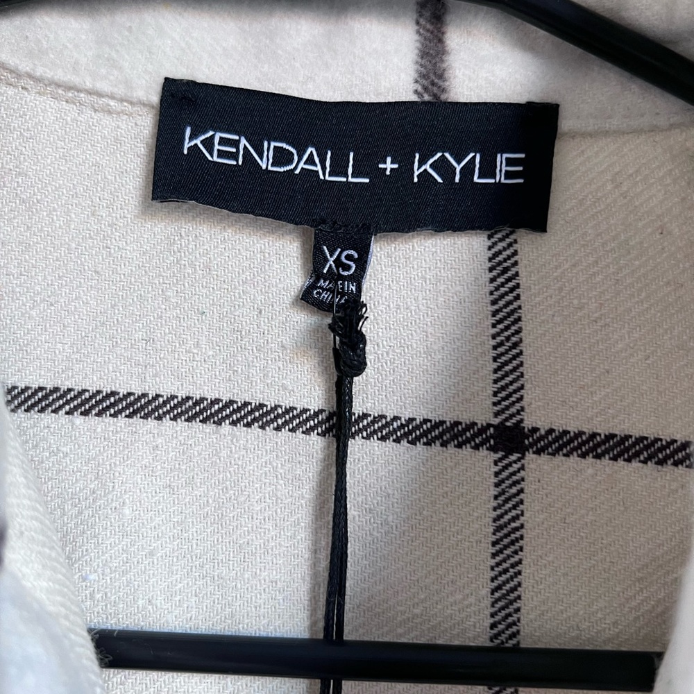 Nwt Shacket - image 2